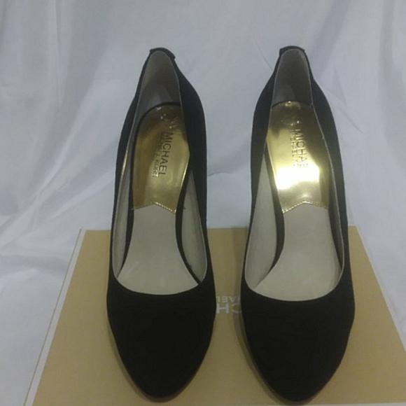 Heels - Picture 2 of 4